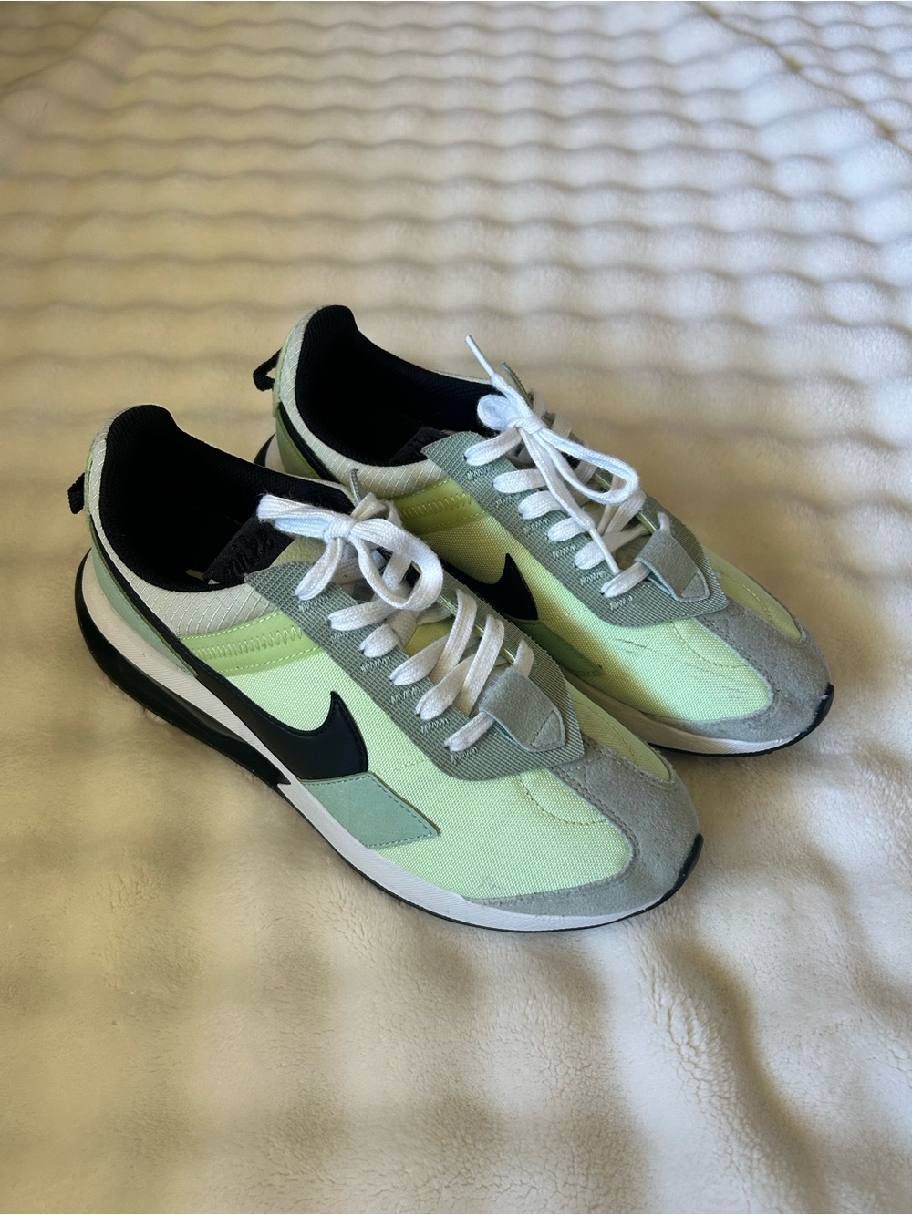 Nike Air Max Pre-day Sneakers